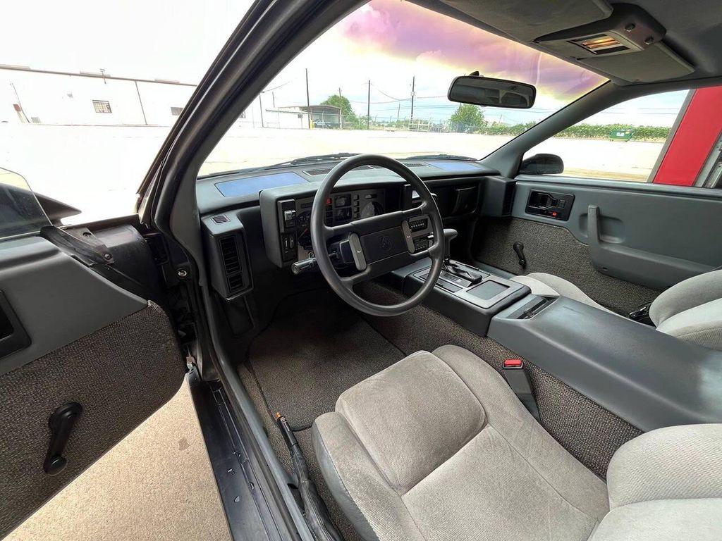1987 White Pontiac Fiero
