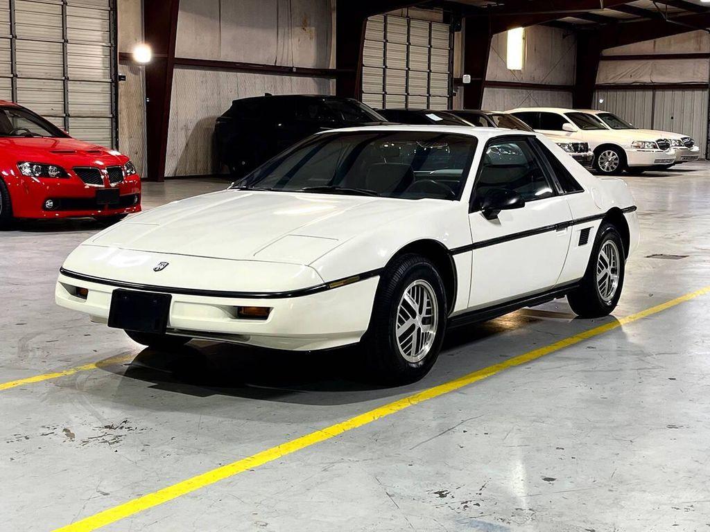 1987 White Pontiac Fiero