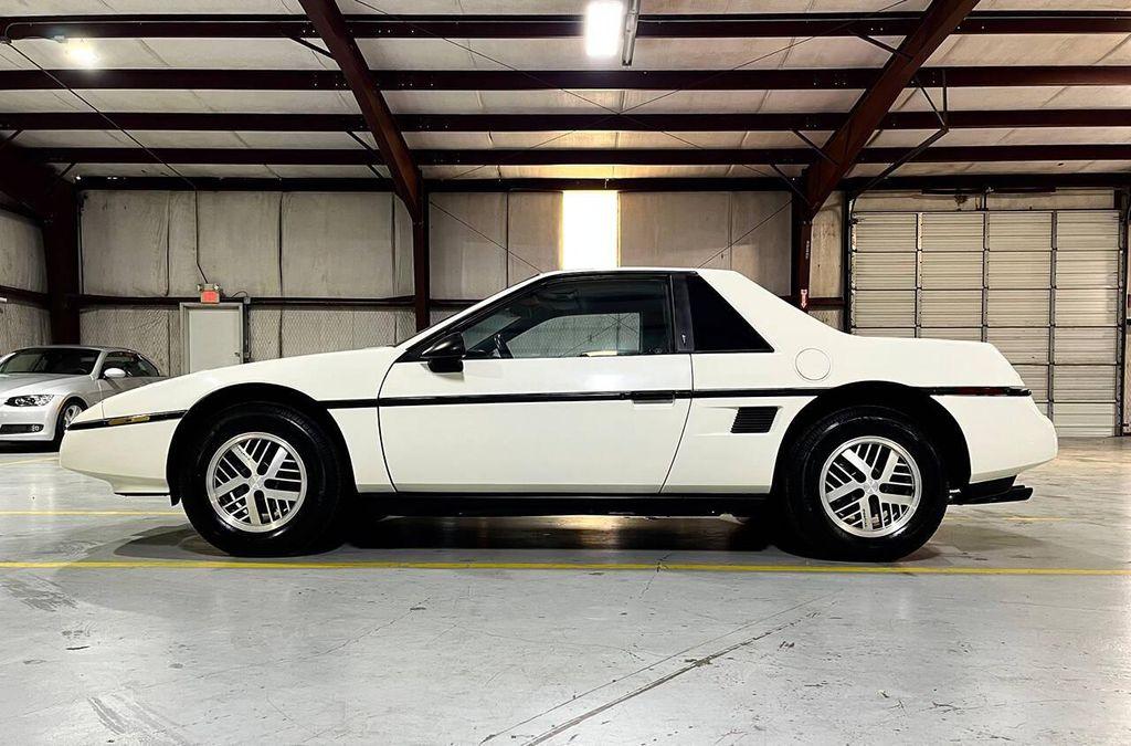 1987 White Pontiac Fiero