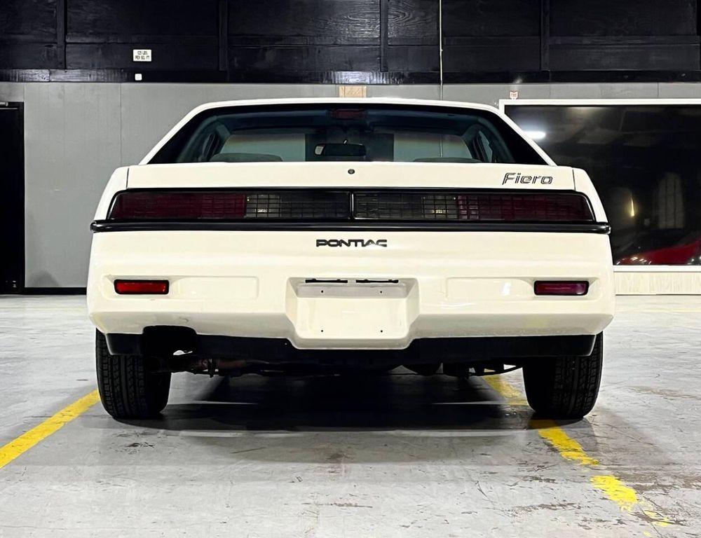 1987 White Pontiac Fiero
