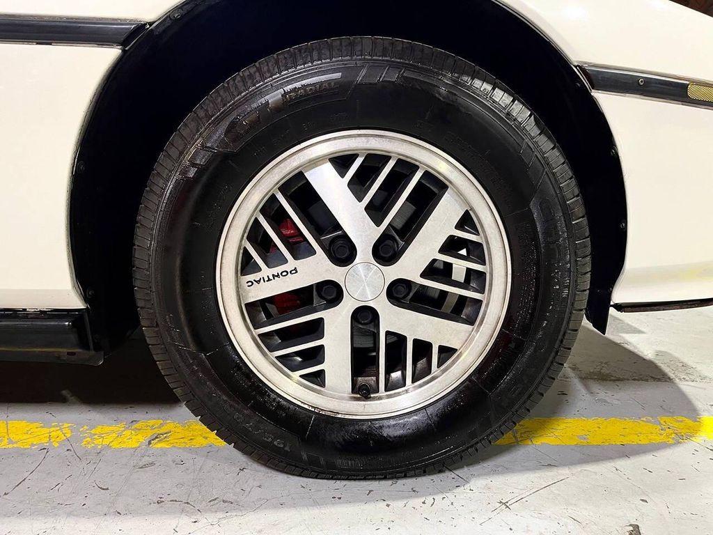 1987 White Pontiac Fiero