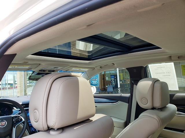 2014 White Diamond Tricoat Cadillac XTS