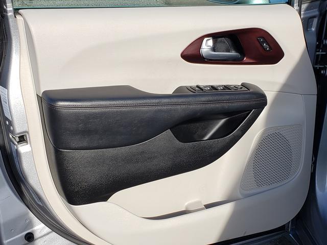 used 2018 Chrysler Pacifica car, priced at $12,888