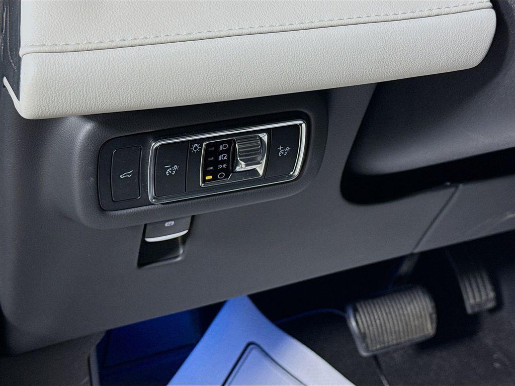 used 2024 Lincoln Nautilus car, priced at $49,500