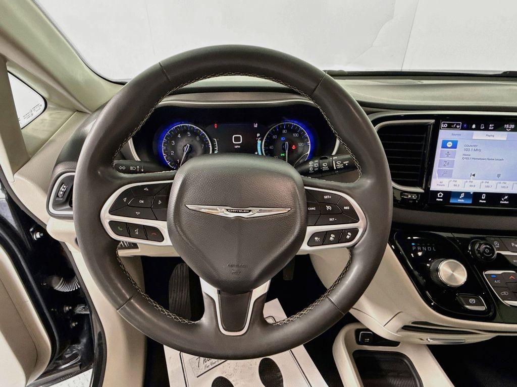 used 2024 Chrysler Pacifica car, priced at $26,250