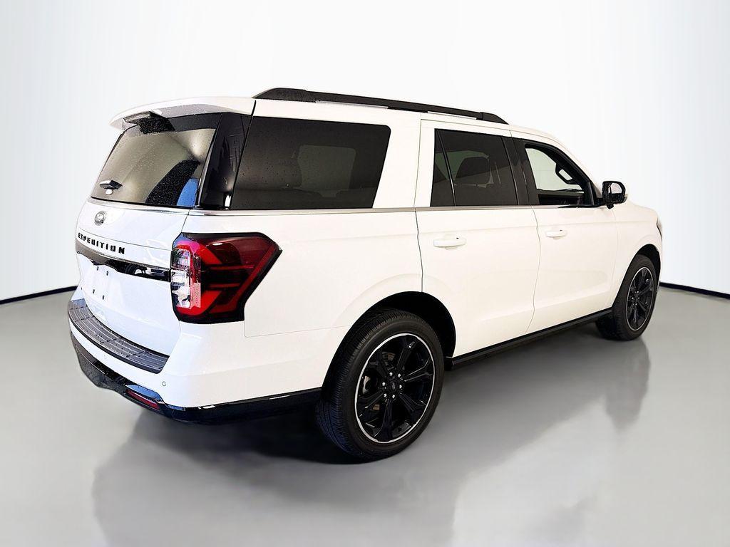 used 2024 Ford Expedition car, priced at $61,250
