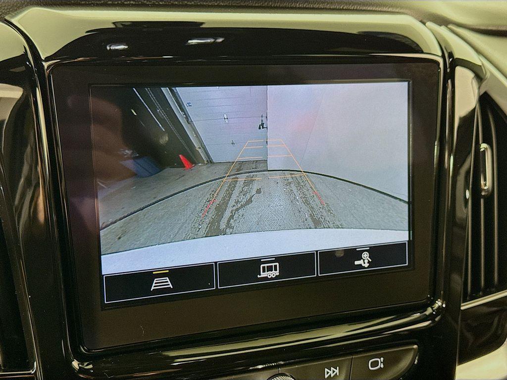 used 2022 Chevrolet Traverse car, priced at $22,987