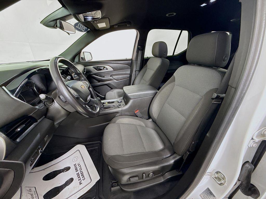 used 2022 Chevrolet Traverse car, priced at $22,987