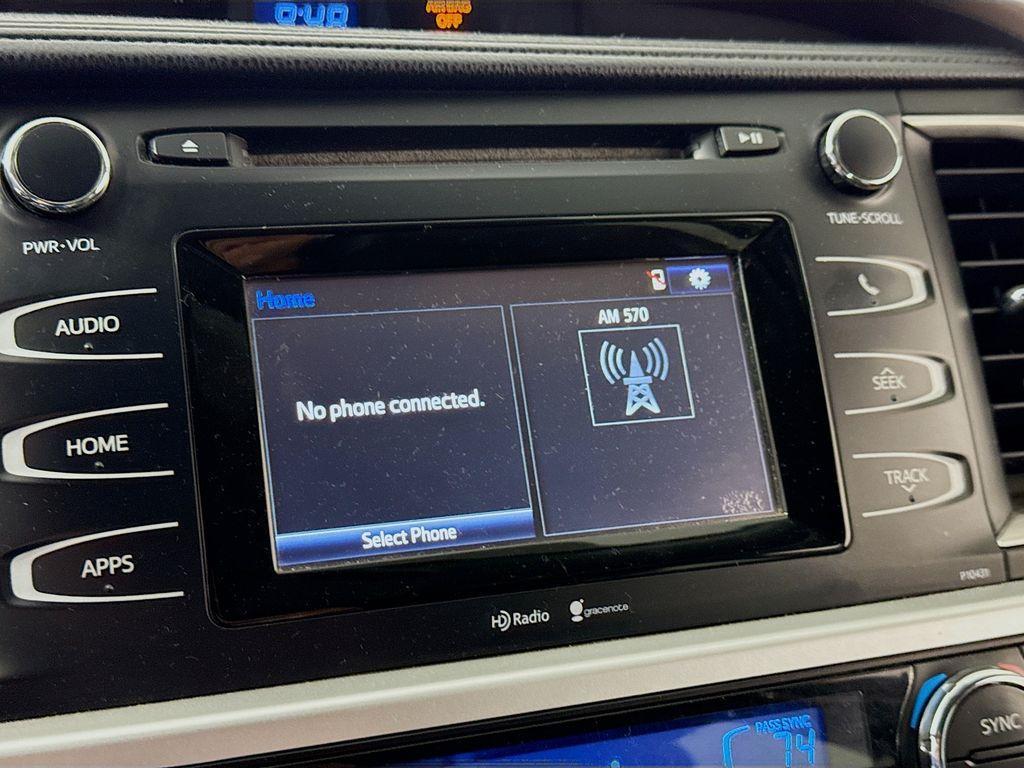 used 2015 Toyota Highlander car, priced at $13,998