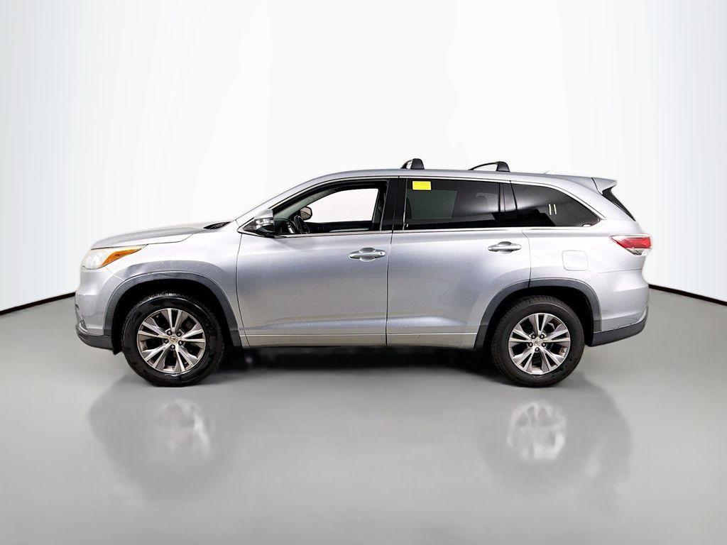 used 2015 Toyota Highlander car, priced at $13,998