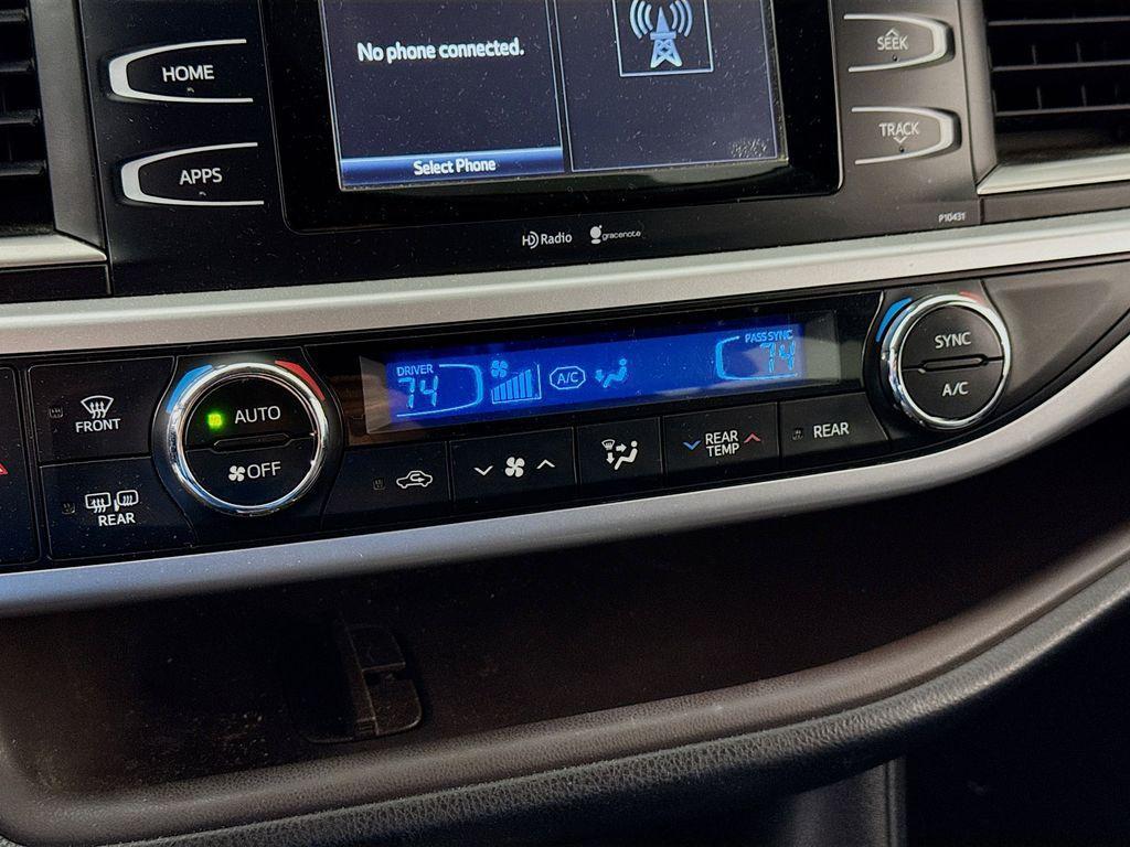 used 2015 Toyota Highlander car, priced at $13,998