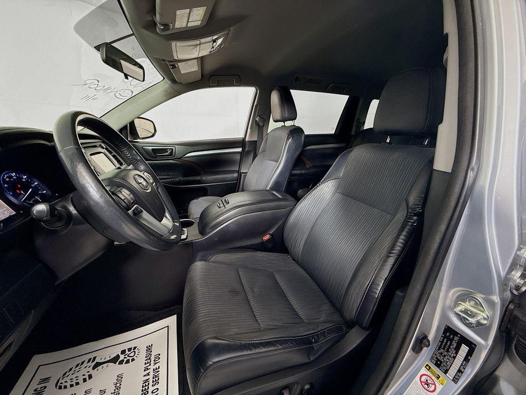 used 2015 Toyota Highlander car, priced at $13,998