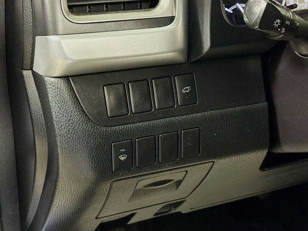 used 2015 Toyota Highlander car, priced at $13,998