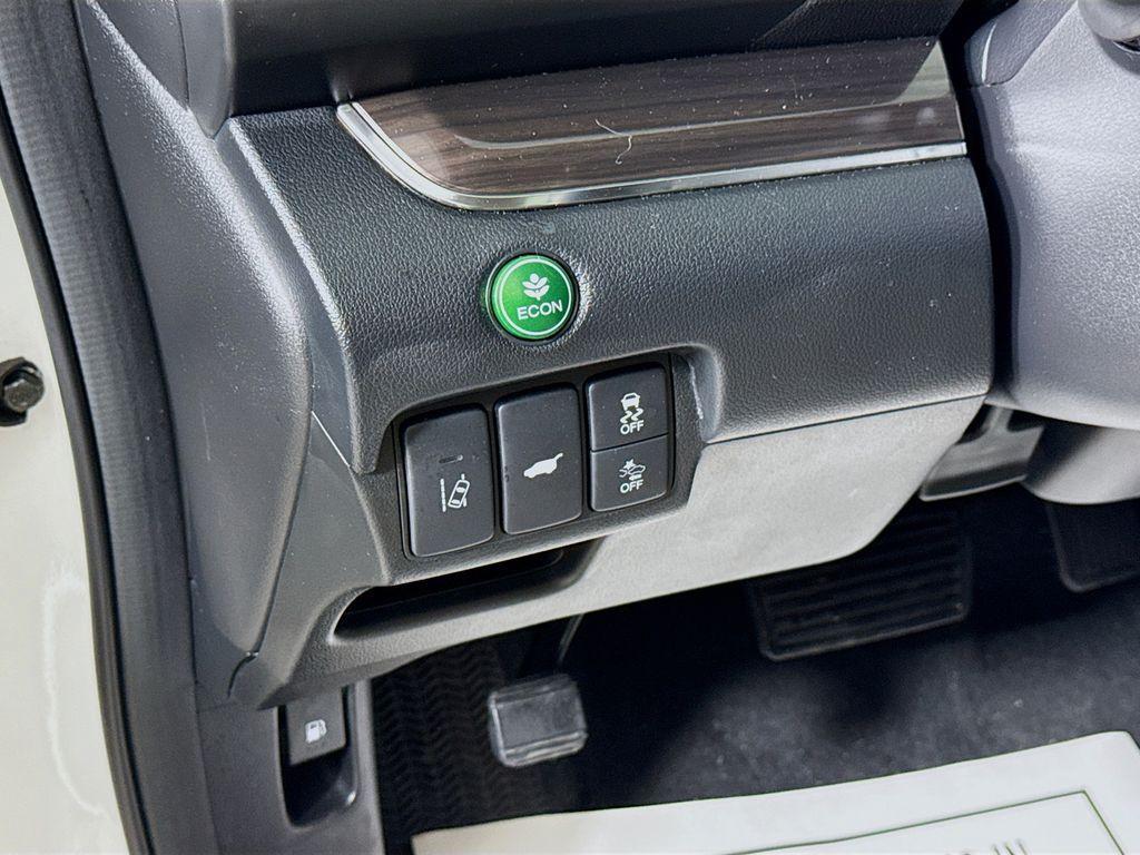 used 2016 Honda CR-V car, priced at $17,152