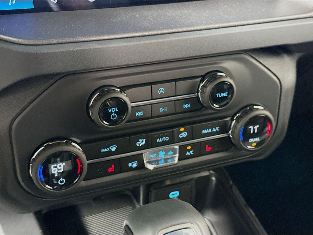 new 2025 Ford Bronco car, priced at $43,084