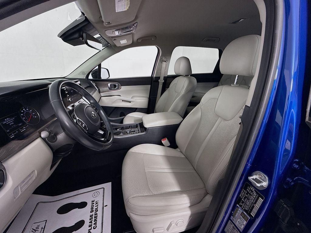 used 2021 Kia Sorento car, priced at $22,900