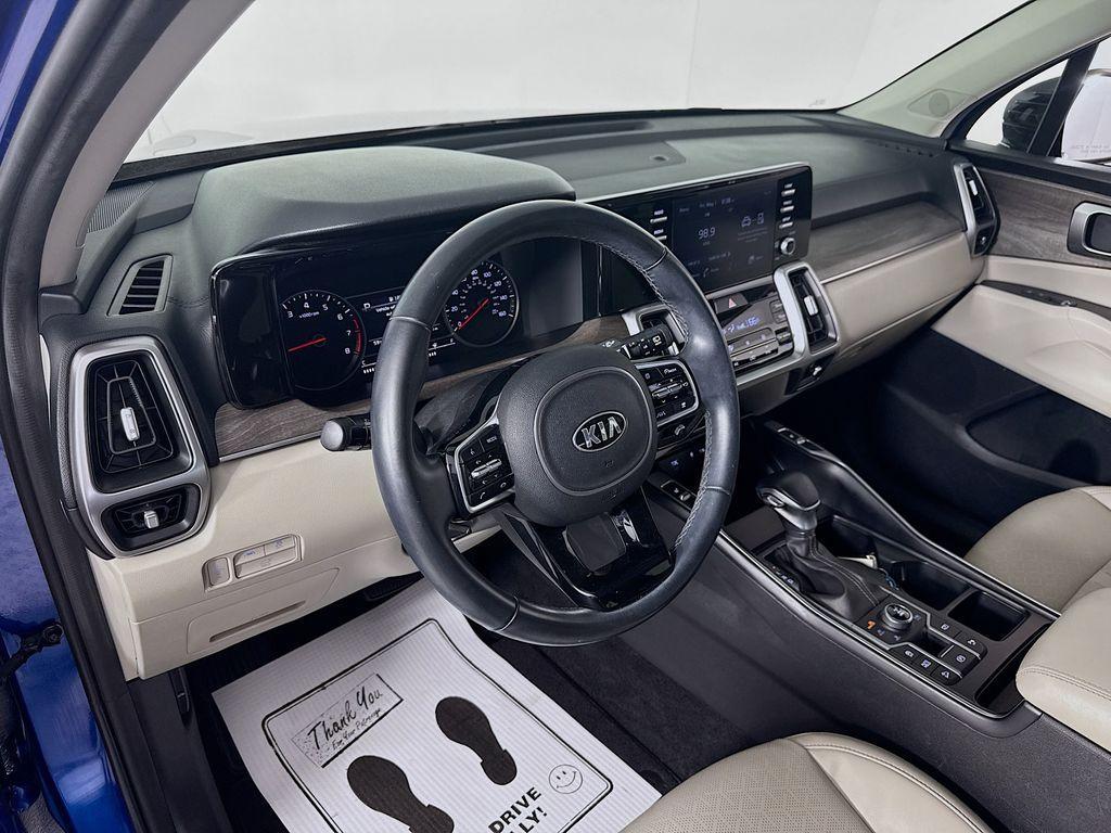 used 2021 Kia Sorento car, priced at $22,900