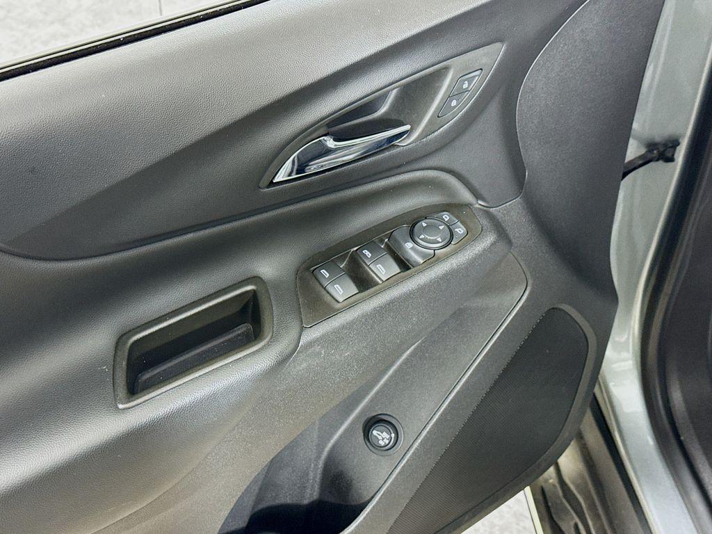 used 2023 Chevrolet Equinox car, priced at $18,989