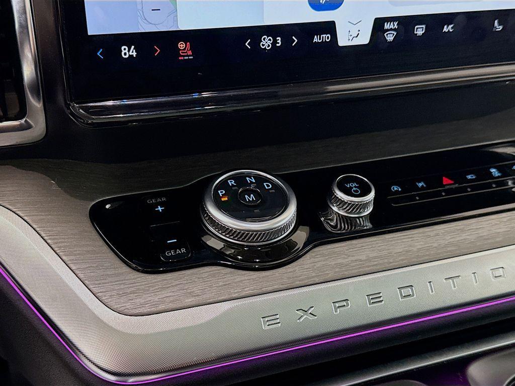 used 2025 Ford Expedition Max car, priced at $71,750