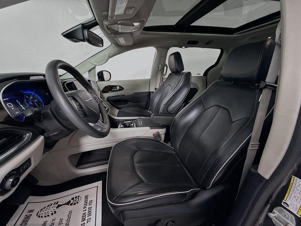 used 2023 Chrysler Pacifica car, priced at $29,500