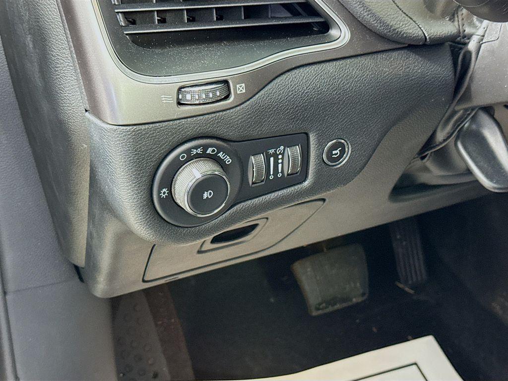 used 2022 Jeep Cherokee car, priced at $22,250