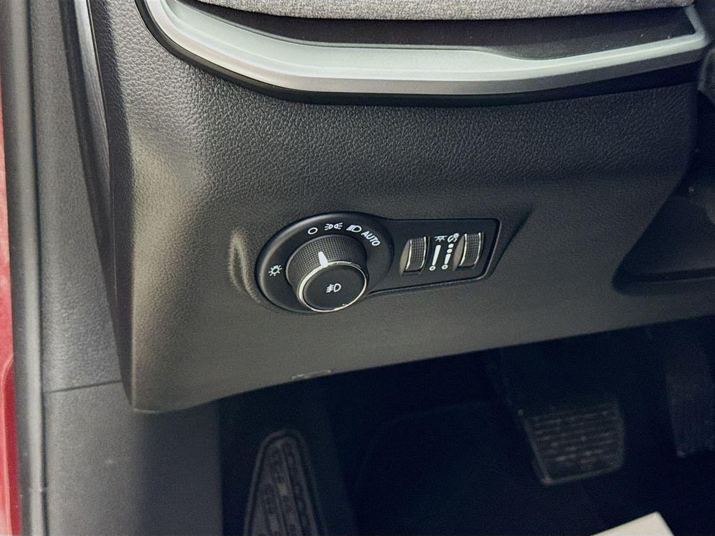 used 2022 Jeep Compass car, priced at $20,000