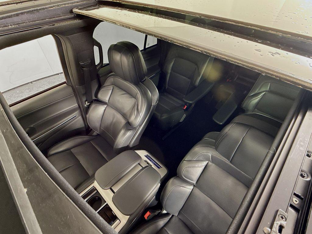 used 2025 Lincoln Navigator L car, priced at $96,500