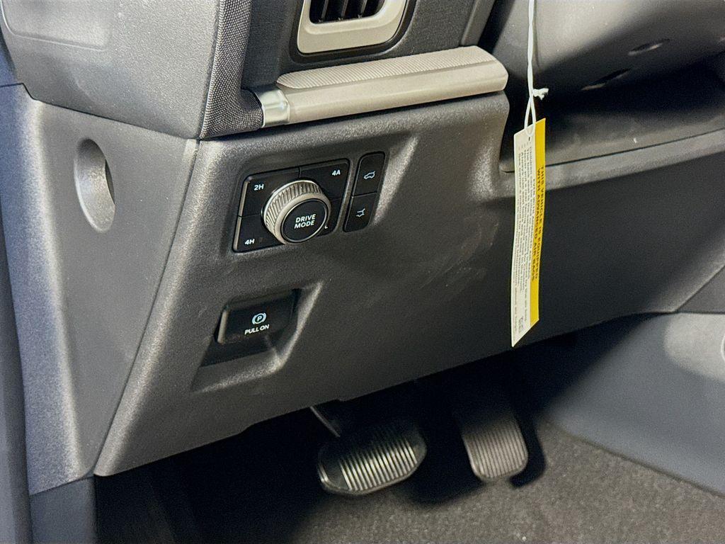 new 2025 Ford Expedition Max car, priced at $74,233