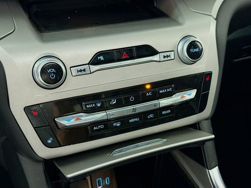 used 2024 Ford Explorer car, priced at $31,900