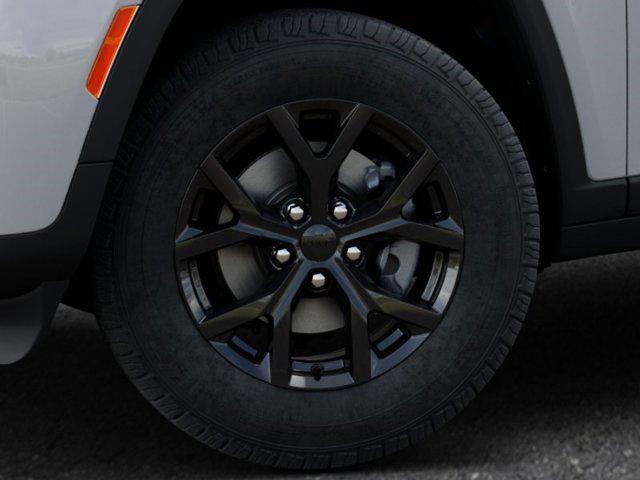 new 2026 Jeep Grand Cherokee car, priced at $48,925