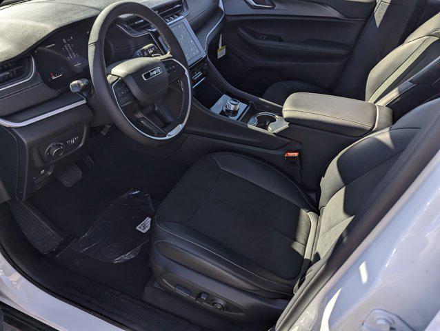 new 2025 Jeep Grand Cherokee car, priced at $45,730