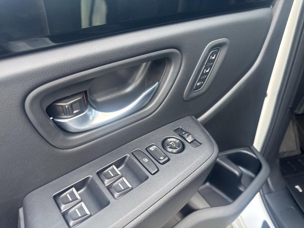 new 2025 Honda Pilot car, priced at $45,242