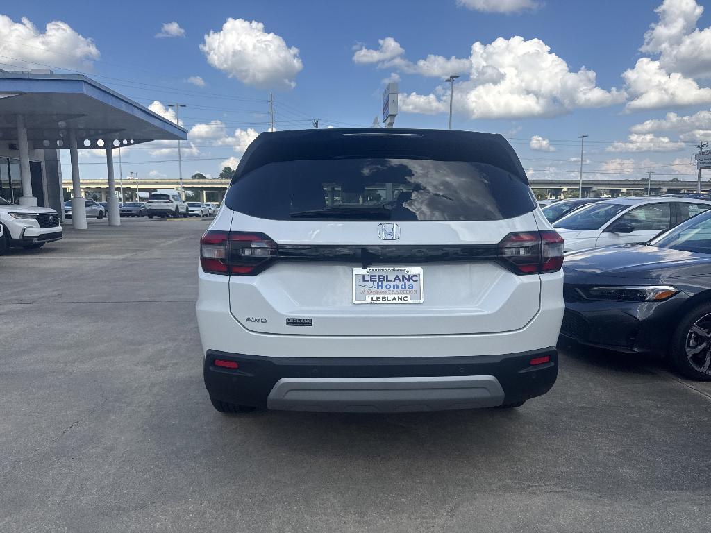 new 2025 Honda Pilot car, priced at $45,242