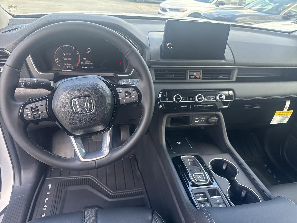 new 2025 Honda Pilot car, priced at $45,242