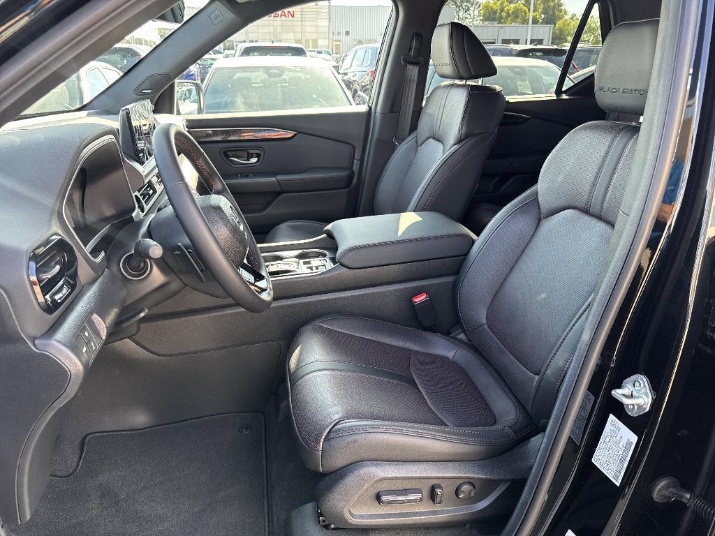 new 2025 Honda Pilot car, priced at $56,075