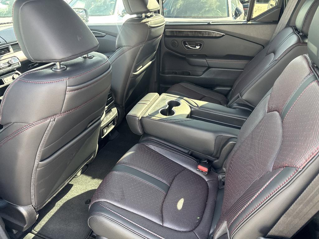 new 2025 Honda Pilot car, priced at $56,075