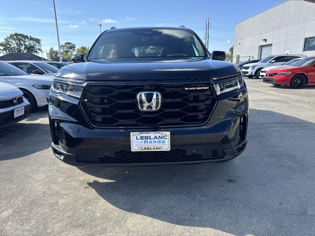 new 2025 Honda Pilot car, priced at $56,075