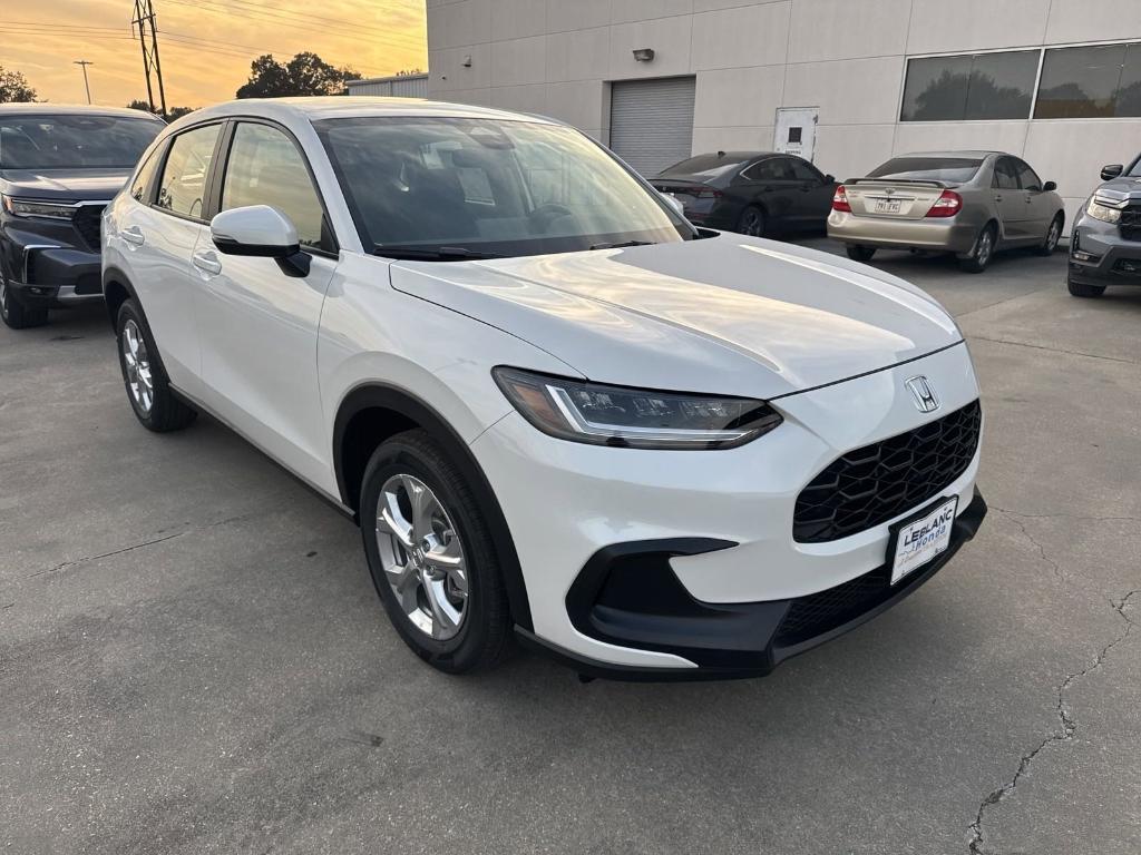 new 2025 Honda HR-V car, priced at $26,205