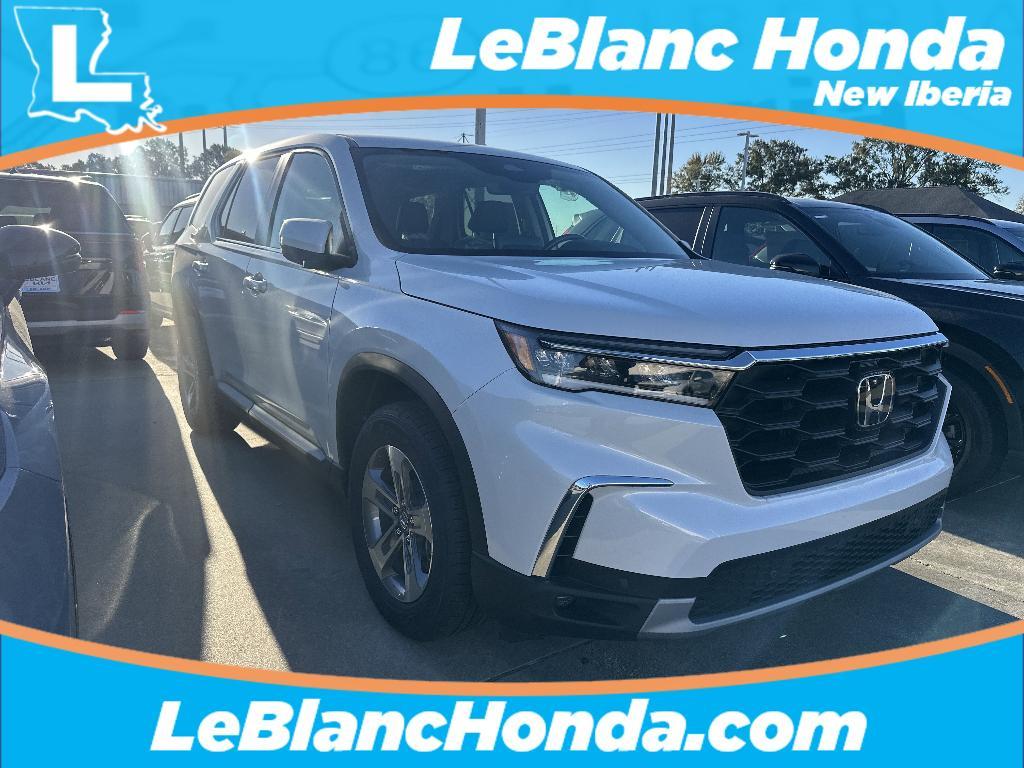 new 2025 Honda Pilot car, priced at $42,725