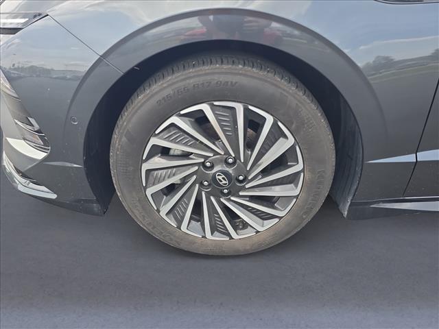 used 2024 Hyundai Sonata Hybrid car, priced at $27,960