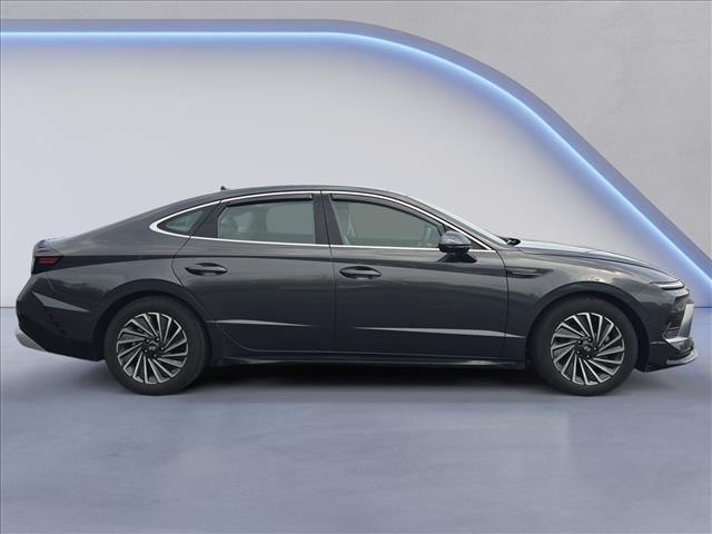 used 2024 Hyundai Sonata Hybrid car, priced at $27,960