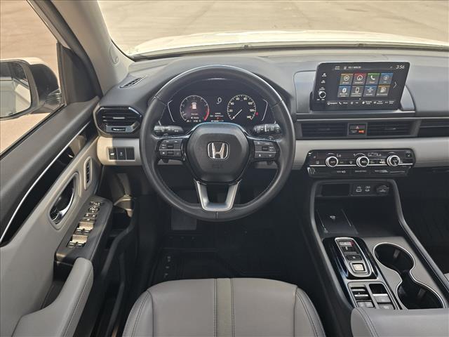 used 2025 Honda Pilot car, priced at $45,697