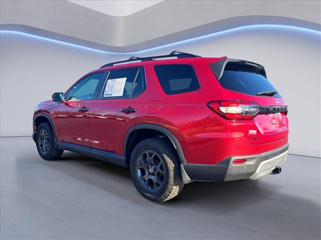 used 2025 Honda Pilot car, priced at $41,669