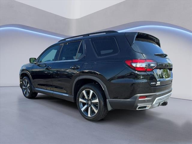 new 2025 Honda Pilot car, priced at $49,366