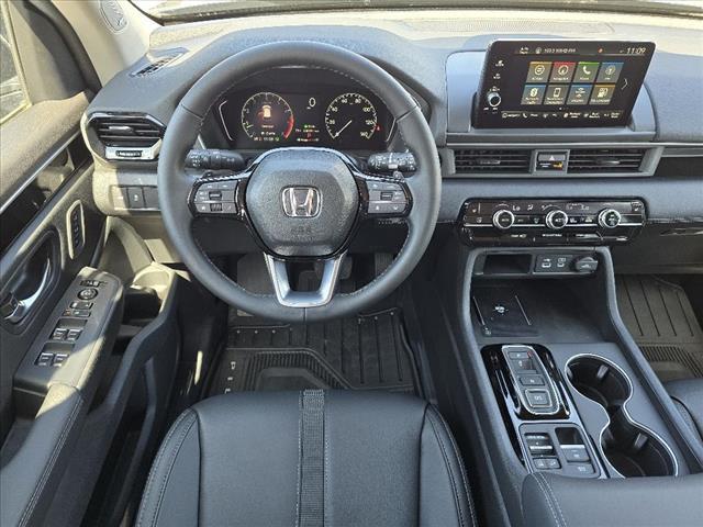 new 2025 Honda Pilot car, priced at $49,366