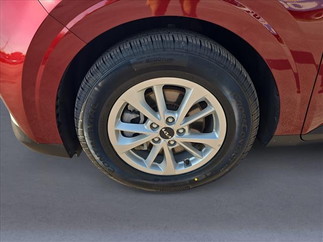 used 2024 Kia Carnival car, priced at $35,618