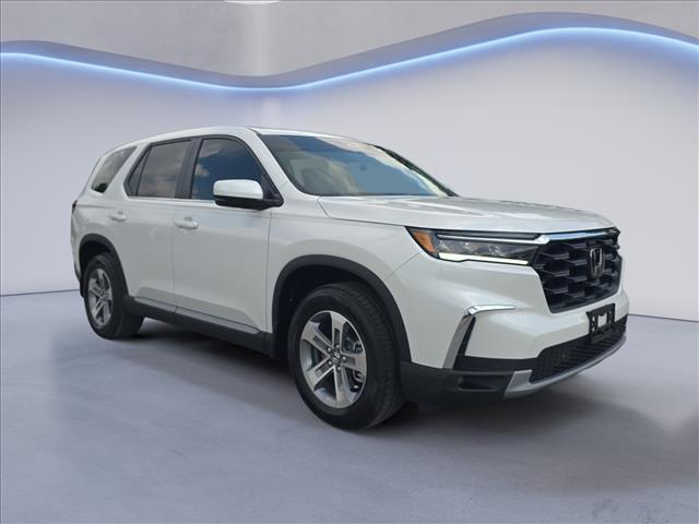 used 2025 Honda Pilot car, priced at $43,339