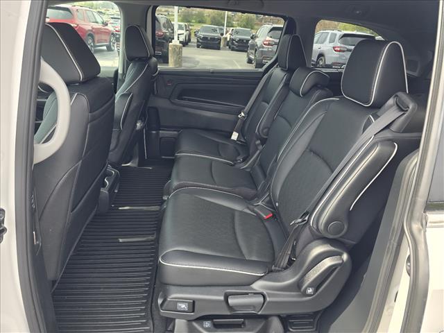 used 2023 Honda Odyssey car, priced at $43,917
