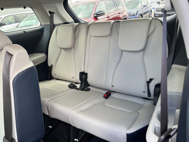 new 2026 Kia Carnival Hybrid car, priced at $43,809