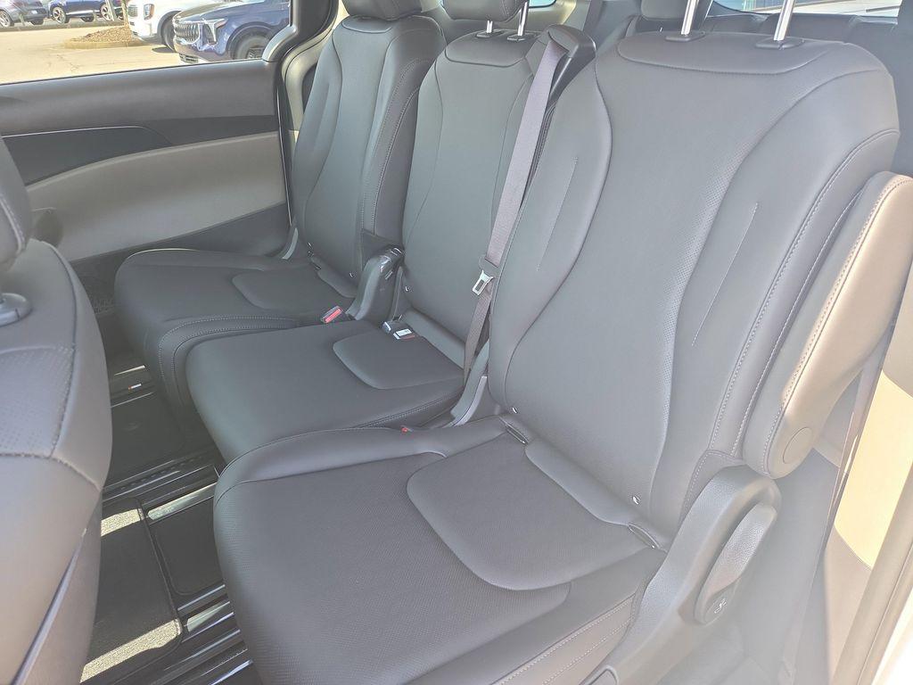 new 2026 Kia Carnival car, priced at $39,638